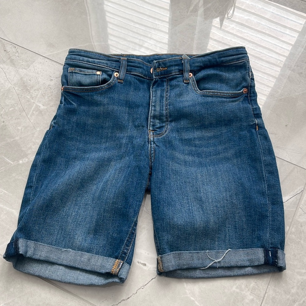 Mid lenght jeans shorts